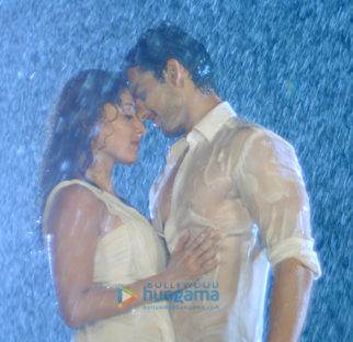 Movie Stills Of The Movie Jeena Isi Ka Naam Hai