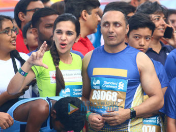 John Abraham, Sonali Bendre and others grace the Standard Chartered Mumbai Marathon 2017