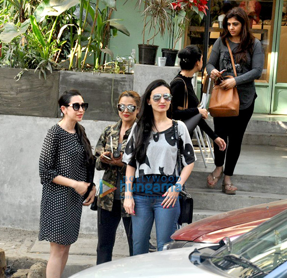 karisma kapoor amrita arora anu diwan snapped post lunch at kitchen garden 4