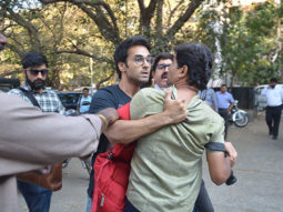 SHOCKING: Pulkit Samrat attacks photographer at Bandra Family Court, smashes his camera on the ground