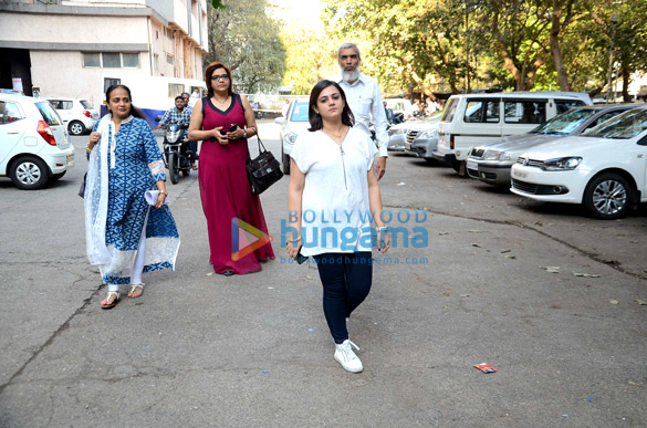pulkit samrat manhandles a media photographer as his wife shweta rohira files for divorce 4