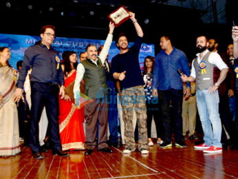Shah Rukh Khan, Salman Khan, Karisma Kapoor, Kangna Ranaut and others celebrate 'International Customs Day'
