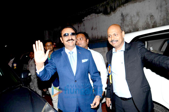 shah rukh khan salman khan karisma kapoor kangna ranaut and others celebrate international customs day 28