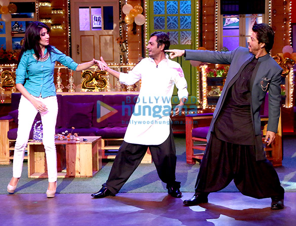 shah rukh khan and nawazuddin siddiqui promote raees on the kapil sharma show 6