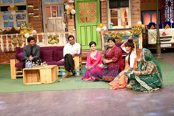 shah rukh khan and nawazuddin siddiqui promote raees on the kapil sharma show 8