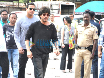 Shah Rukh Khan promotes 'Raees' at Mehboob Studio in Bandra