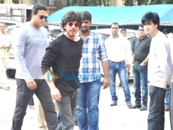 Shah Rukh Khan promotes 'Raees' at Mehboob Studio in Bandra