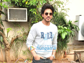 Shah Rukh Khan promotes 'Raees' at Mehboob Studio in Bandra