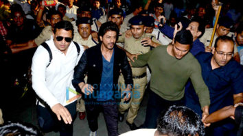 Shah Rukh Khan snapped at Bombay Central as he departs for New Delhi