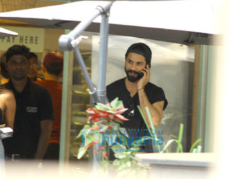 Shahid Kapoor snapped at The Kitchen Garden in Bandra