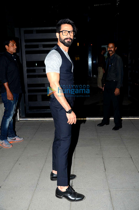 shahid kapoor snapped post dinner at yuatchaa 4