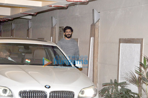 soha snapped post dinner at kareena house 2