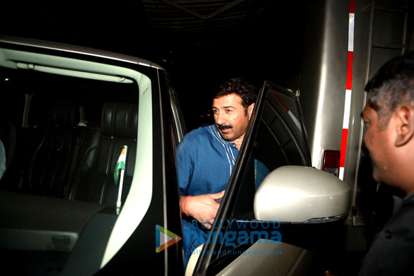 sunny deol snapped on the sets of bhaiyaji superhit 2