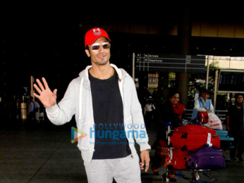 Sunny Leone, Sridevi, Vidyut Jammwal and others snapped at the airport