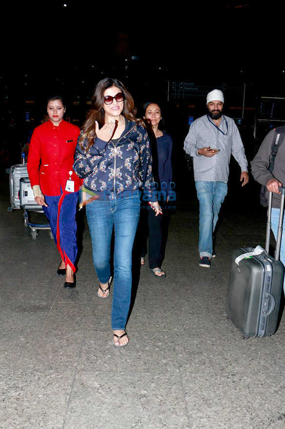 Sushmita Sen and others snapped at the airport Sushmita Sen and others snapped at the airport