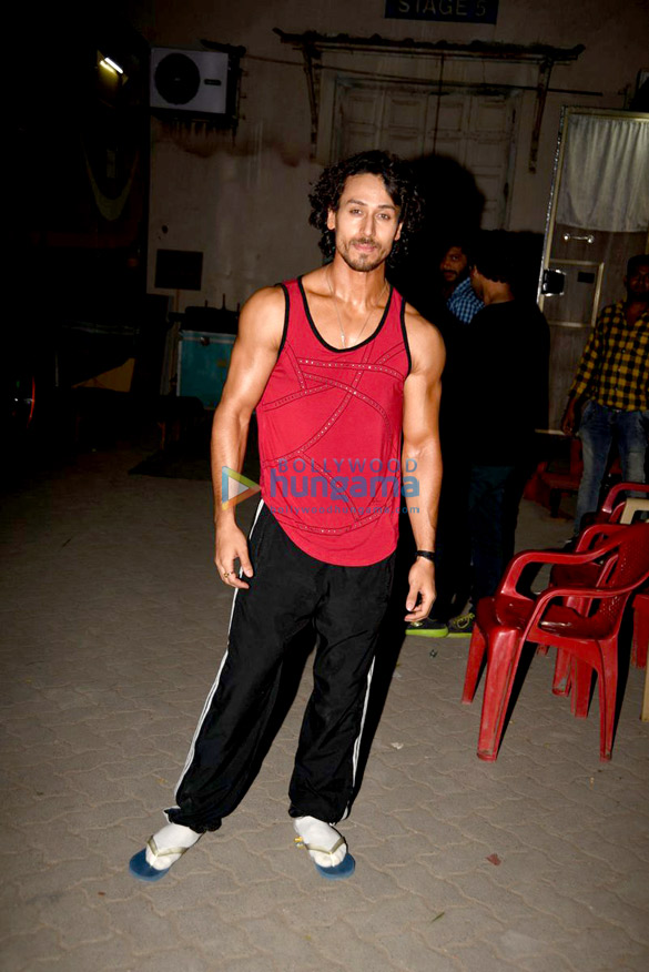 Tiger Shroff, Nidhhi Agerwal and Ayesha Shroff snapped during Munna Michael’s promotions Tiger Shroff, Nidhhi Agerwal and Ayesha Shroff snapped during Munna Michael’s promotions