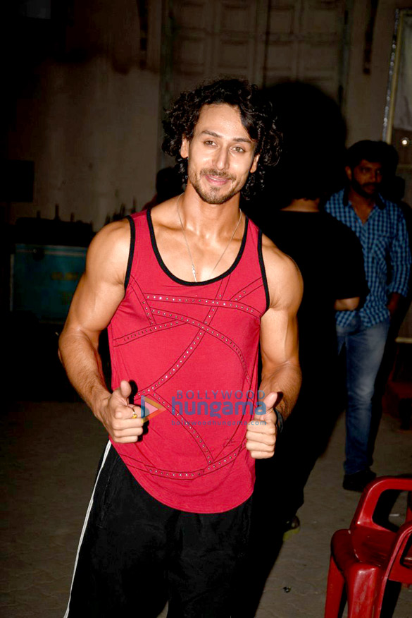 tiger nidhi snapped during munna micheals promotions 2