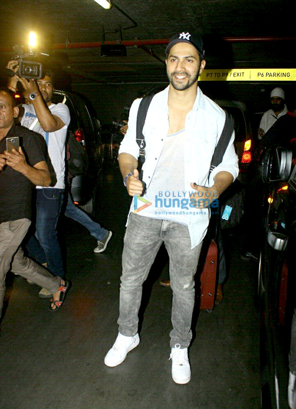 varun dhawan farah khan vidhu vinod chopra arrive in mumbai 1