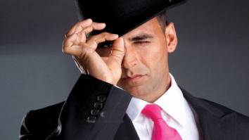 This video of Akshay Kumar dancing adorably with the kid is the cutest thing