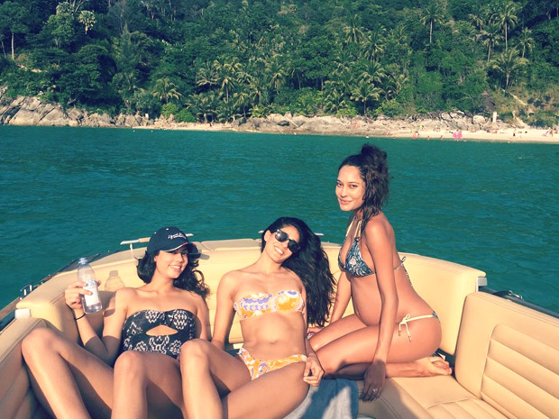 Lisa Haydon continues her bikini shenanigans as she proudly flaunts her baby bump Lisa Haydon continues her bikini shenanigans as she proudly flaunts her baby bump