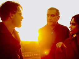 Check out: Ajay Devgn, Ileana D’cruz and Milan Luthria engrossed in a conversation on the sets of Baadshaho in Bikaner