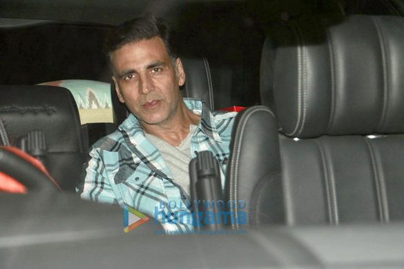 akshay kumar hrithik roshan sussanne khan twinkle khanna snapped post a movie screening at sunny super sound 2