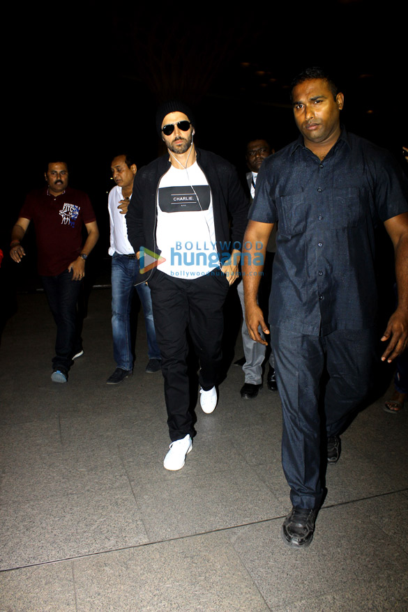 alia bhatt sridevi manyata dutt and others snapped at the airport 4