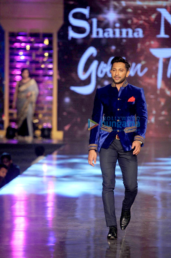 amitabh bachchan varun dhawan alia bhatt sonali bendre grace abu jani sandeep khoslas fashion show for cpaa 9