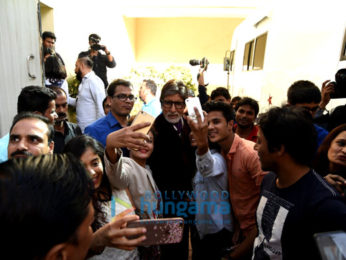 Amitabh Bachchan gets mobbed after an ad shoot