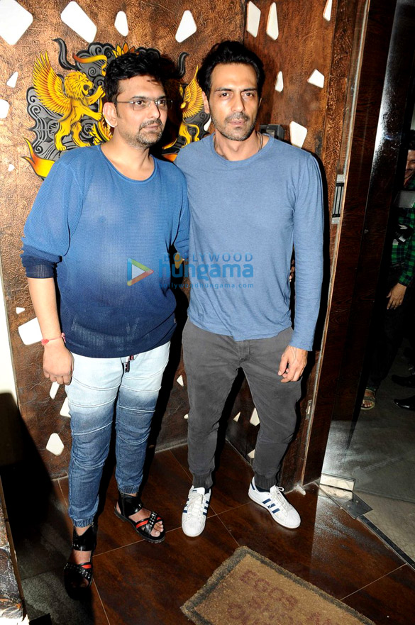 arjun rampal joins the cast of aankhen 2 3
