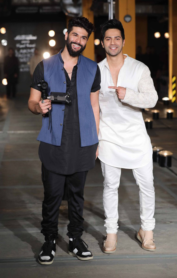 best friends varun dhawan and arjun kapoor turn showstoppers at lakme fashion week 2017 2