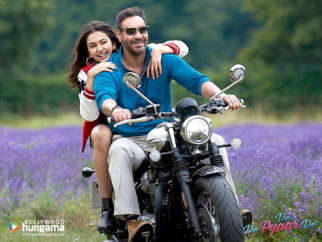 Movie Wallpapers Of The Movie De De Pyaar De