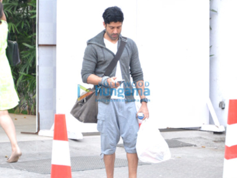 Farhan Akhtar snapped in Bandra