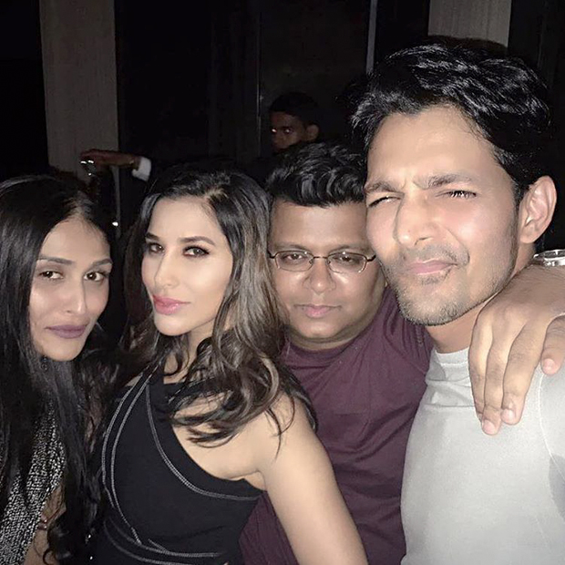 find out which b town singles celebrated valentines day at karan johars residence 3