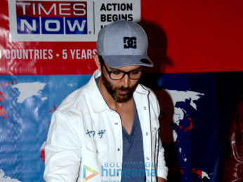 Hrithik Roshan celebrates the presence of the news channel TIMES NOW in 100 countries