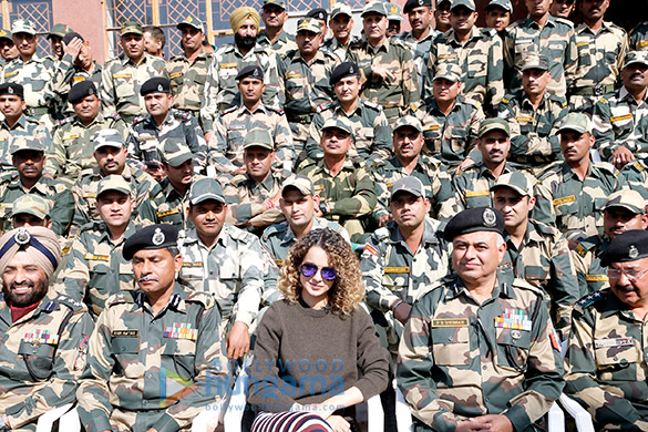 kangna ranaut visits the army camp in jammu 5