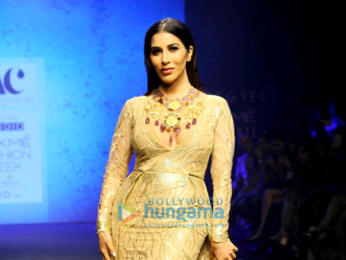 Kareena Kapoor Khan, Sushmita Sen, Tabu, Disha Patani walk the ramp at Lakme Fashion Week 2017 - Day 5