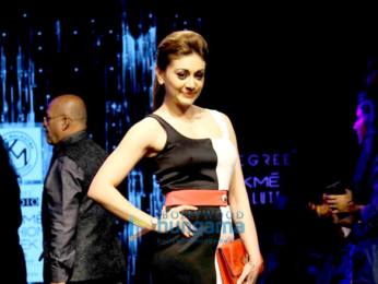 Kareena Kapoor Khan, Sushmita Sen, Tabu, Disha Patani walk the ramp at Lakme Fashion Week 2017 - Day 5