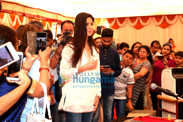 katrina kaif graces saraswati pooja at anurag basus house 4