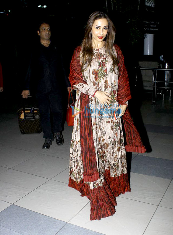 malaika arora khan snapped at the airport 1