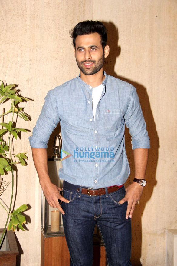 manish malhotra hosts a birthday bash for sophie choudry 13