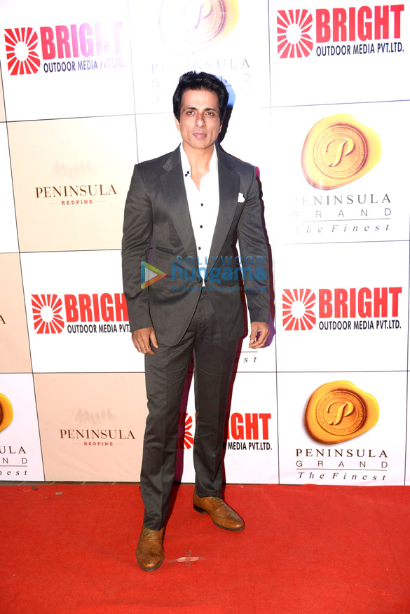 ranbir kappor hrithik roshan yuvraj singh and others grace the bright awards 2017 12