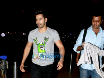 Saif Ali Khan, Varun Dhawan, Shahid Kapoor, Kangna Ranaut & Jahnvi Kapoor snapped at the airport