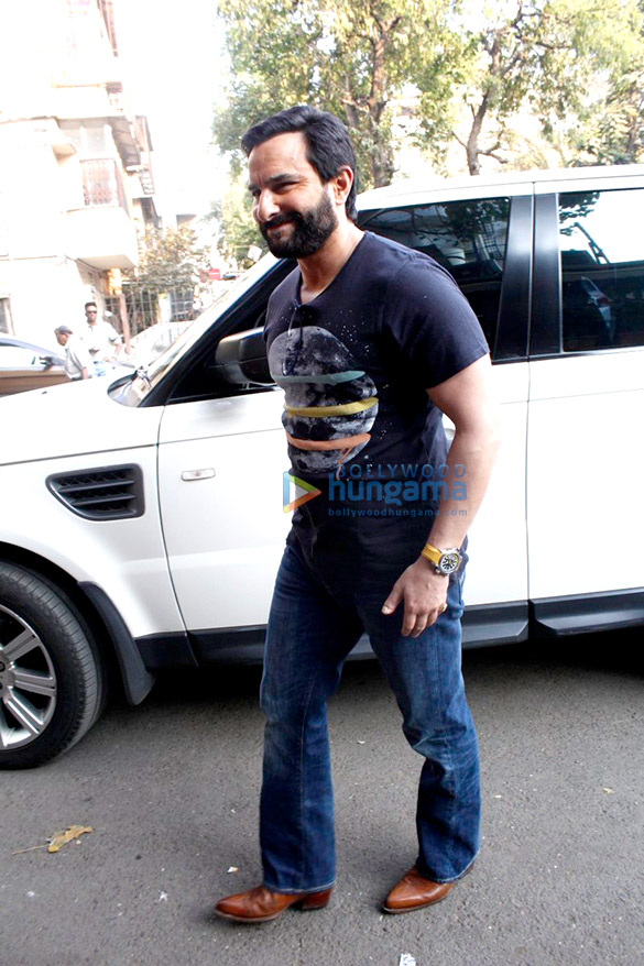 saif ali khan at rangoons promotions 5