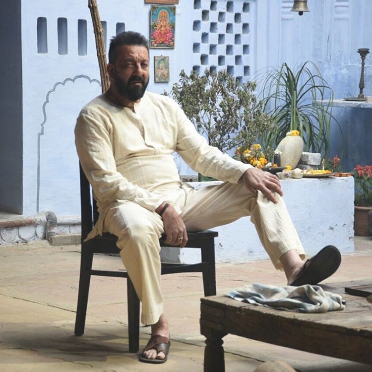 sanjay dutt on the sets of omung kumars bhoomi 2