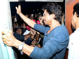 A railway vendor files a case against Shah Rukh Khan
