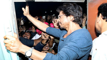 A railway vendor files a case against Shah Rukh Khan