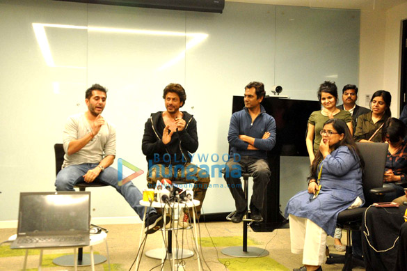 shah rukh khan nawazuddin siddiqui have a video conference with mahira khan over raees success 3