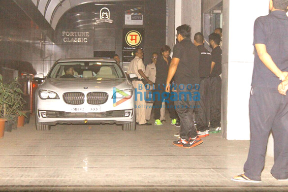 Shah Rukh Khan snapped post a gym visit in Bandra Shah Rukh Khan snapped post a gym visit in Bandra