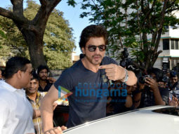Shah Rukh Khan spotted at the voting booth in Bandra